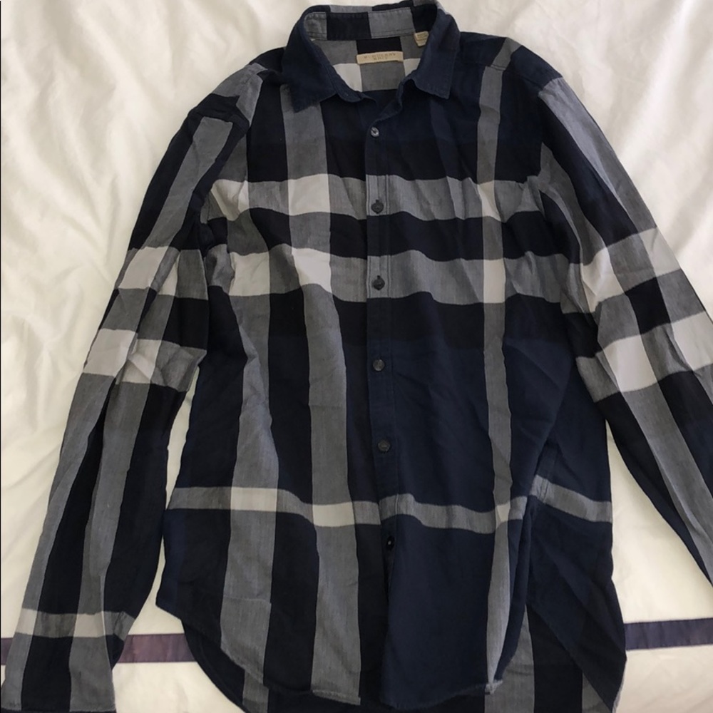 Men’s Burberry plaid button down